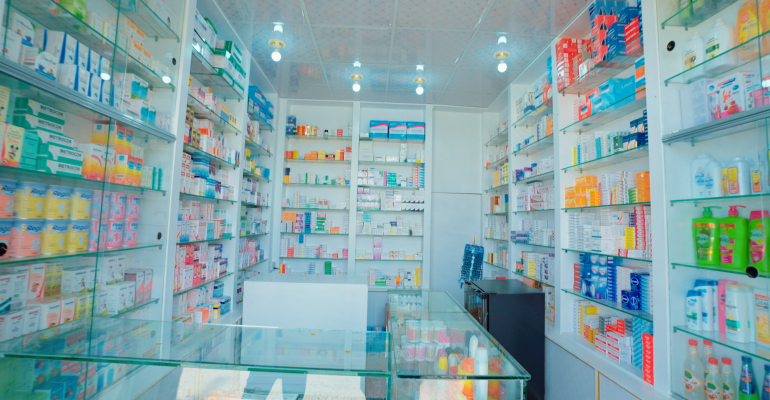 Tawakkol Karman Foundation restores pharmacist’s lost business in Taiz